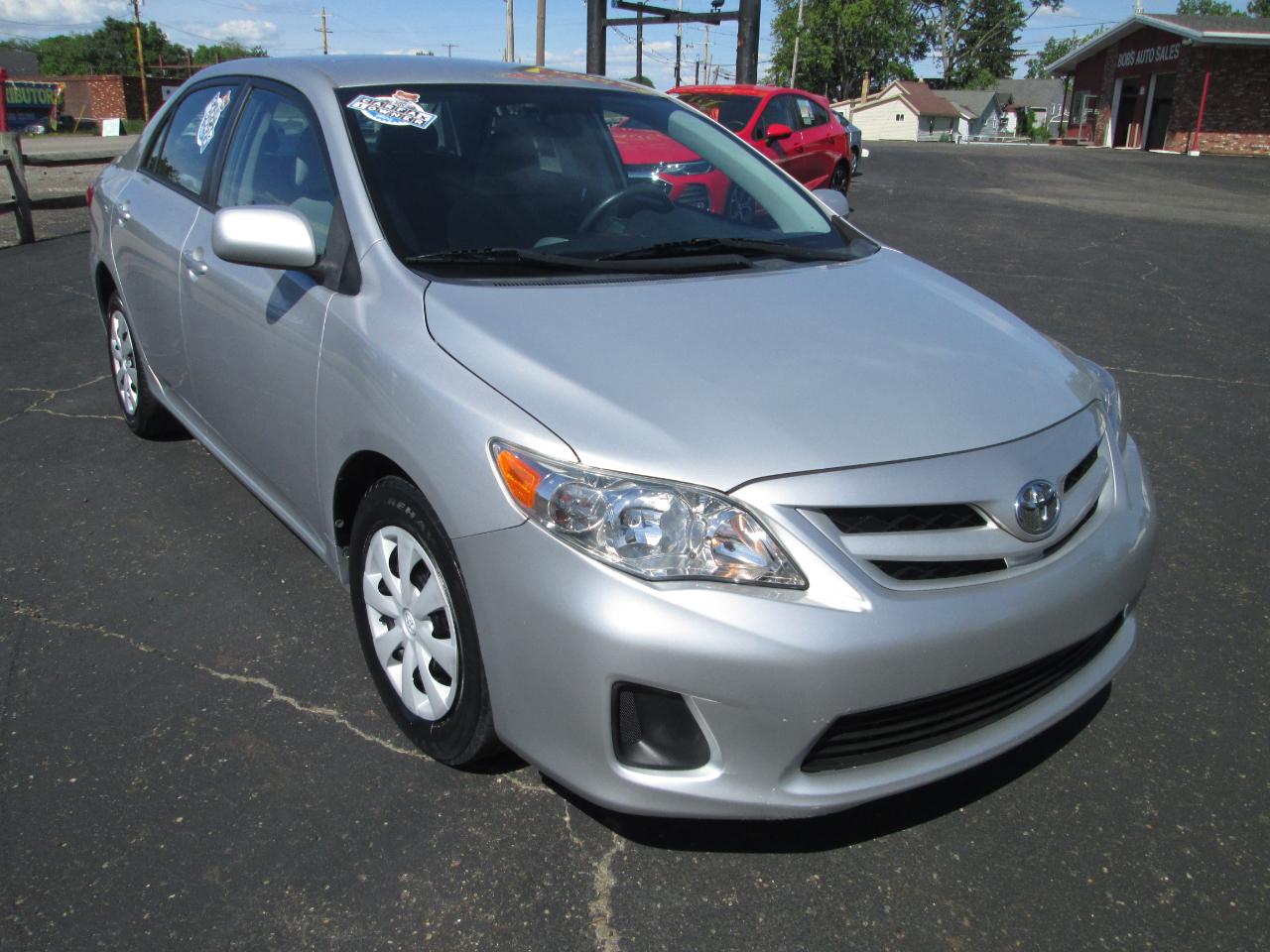 Toyota Corolla LE 4-Speed AT 2011