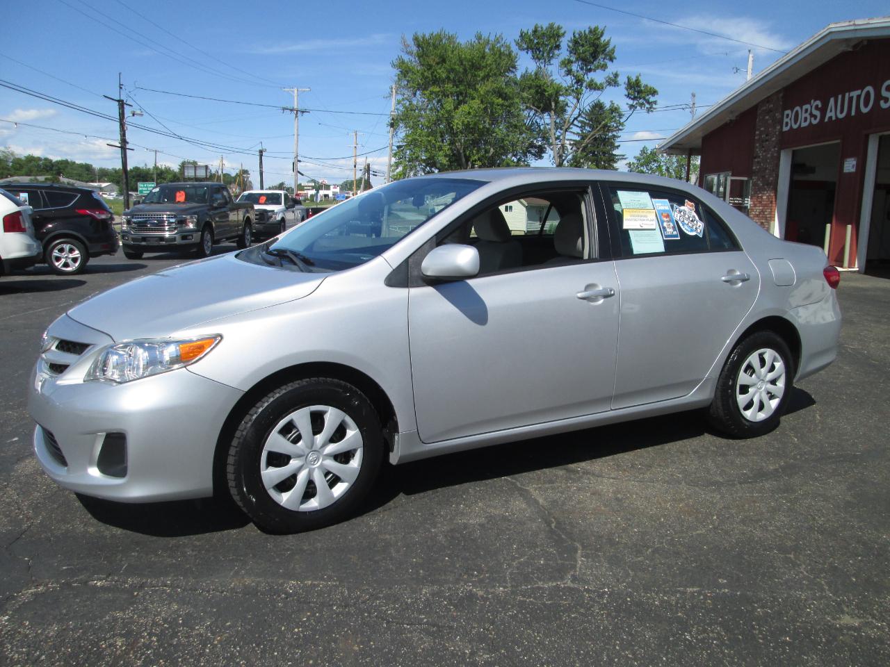 Toyota Corolla LE 4-Speed AT 2011