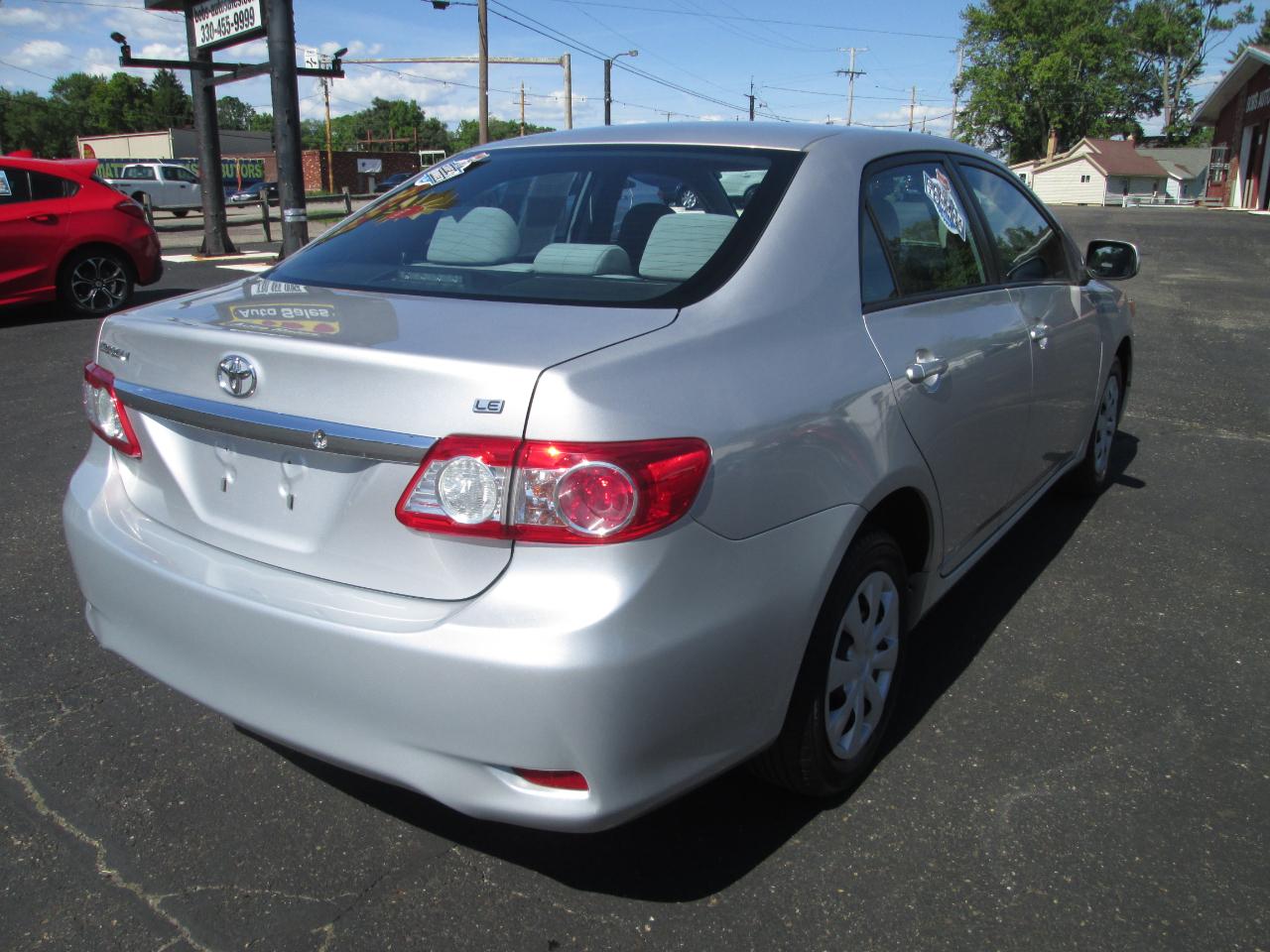 Toyota Corolla LE 4-Speed AT 2011