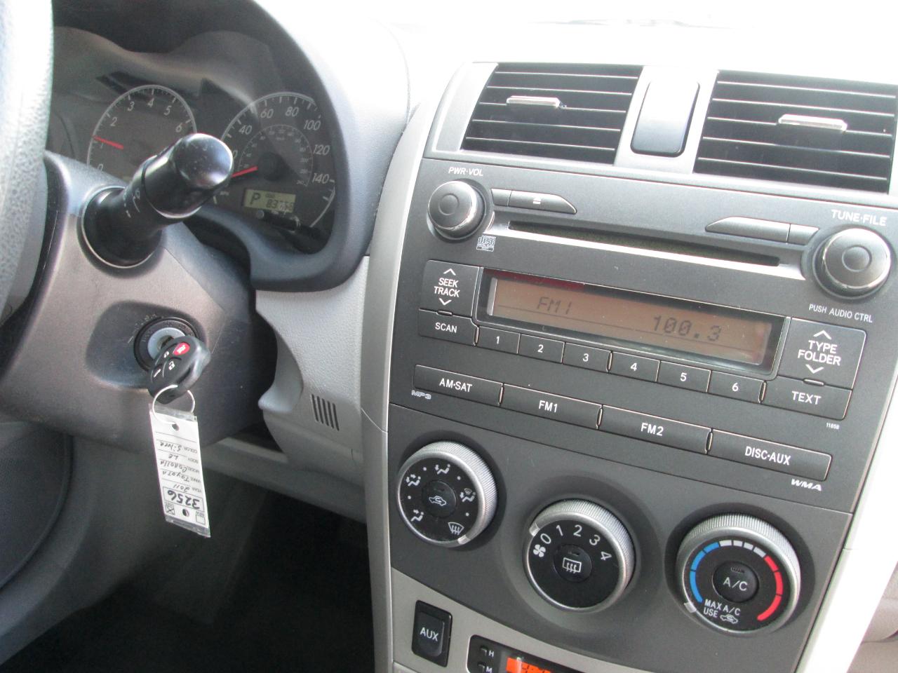 Toyota Corolla LE 4-Speed AT 2011