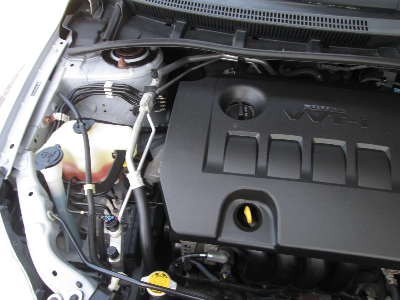 Toyota Corolla LE 4-Speed AT 2011