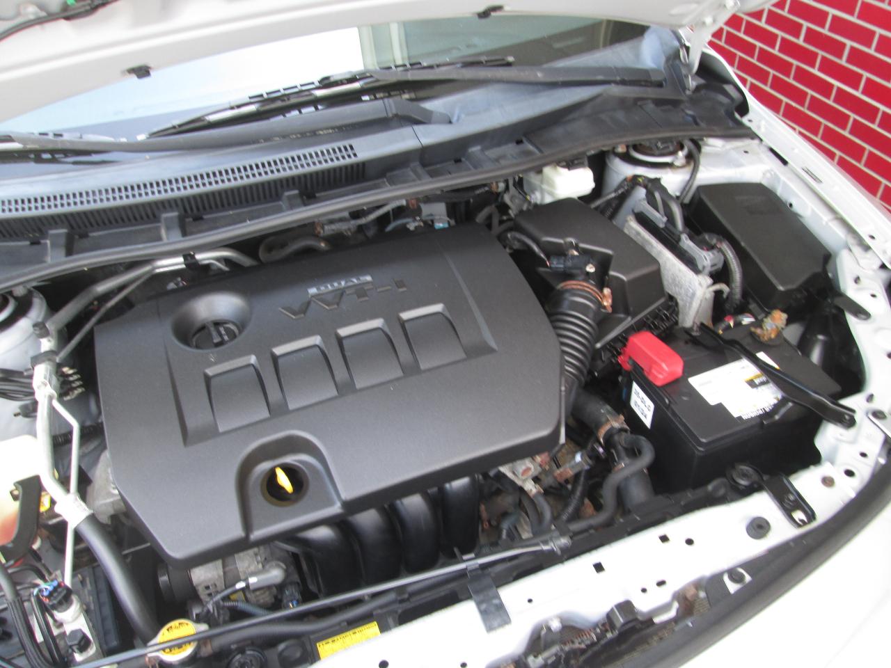 Toyota Corolla LE 4-Speed AT 2011