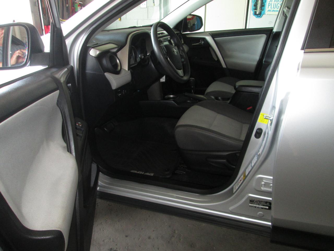 Toyota RAV4 XLE AWD 2014