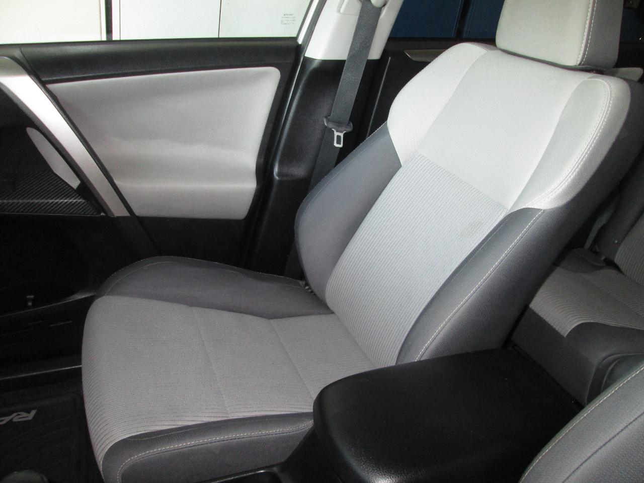 Toyota RAV4 XLE AWD 2014
