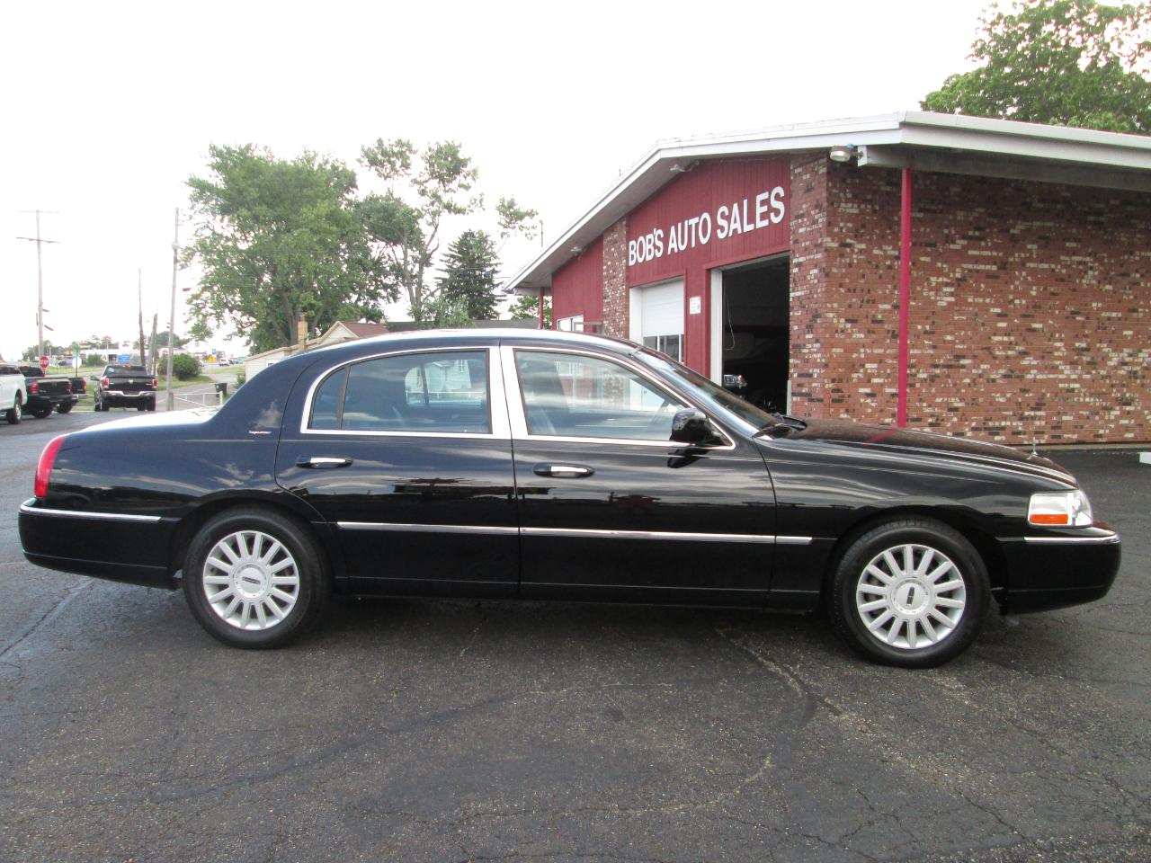 Lincoln Town Car Signature 2005