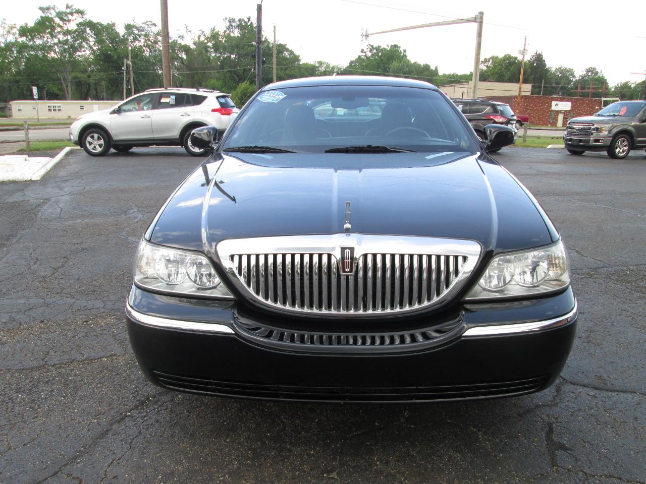 Lincoln Town Car Signature 2005