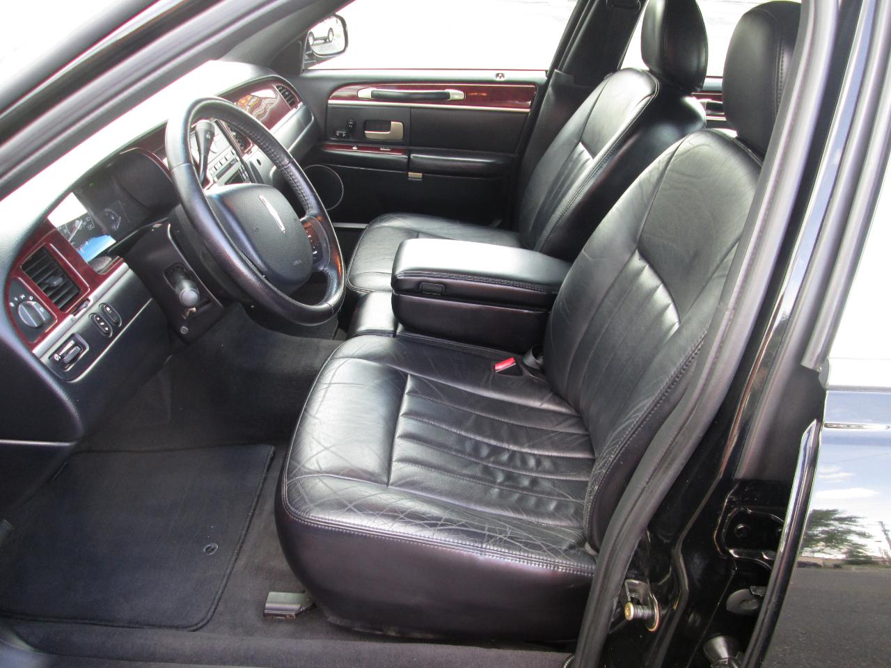 Lincoln Town Car Signature 2005