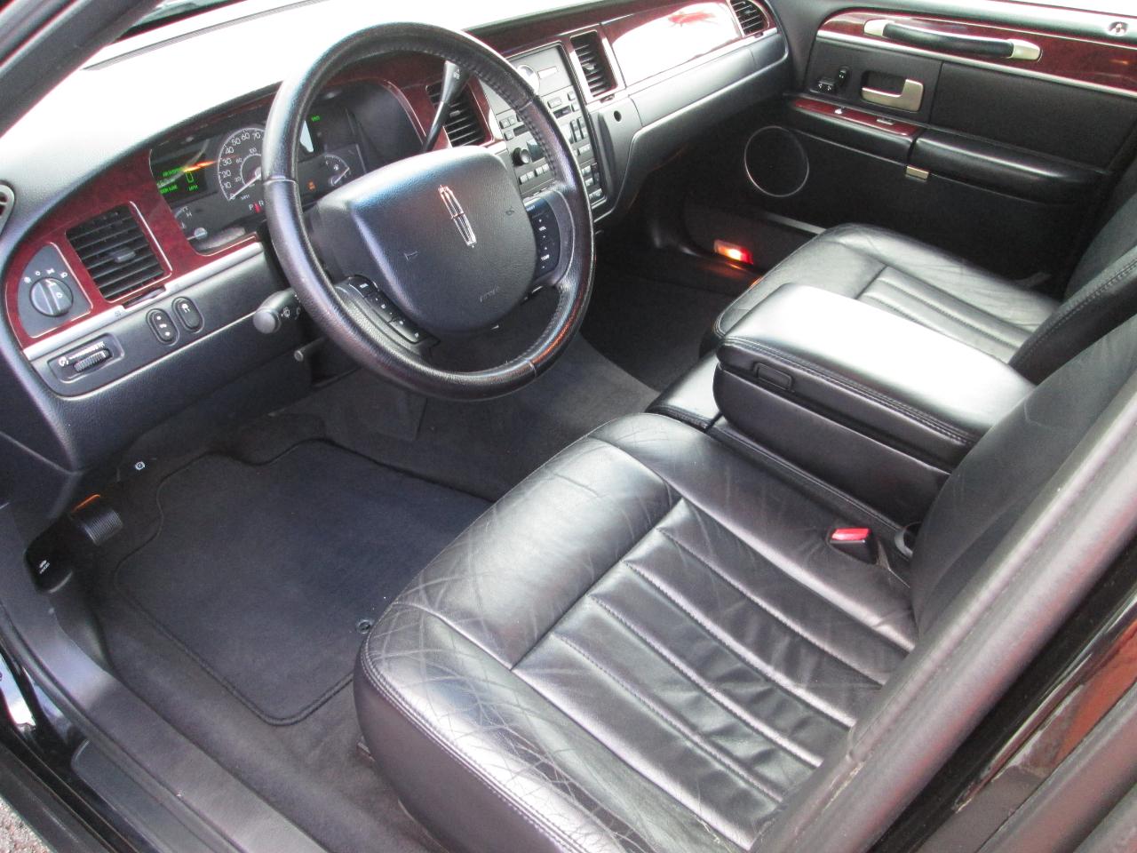 Lincoln Town Car Signature 2005