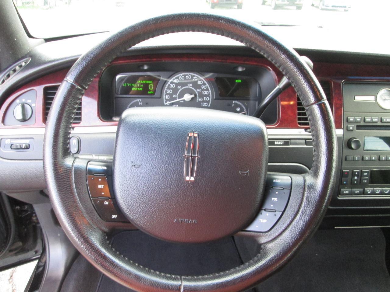 Lincoln Town Car Signature 2005