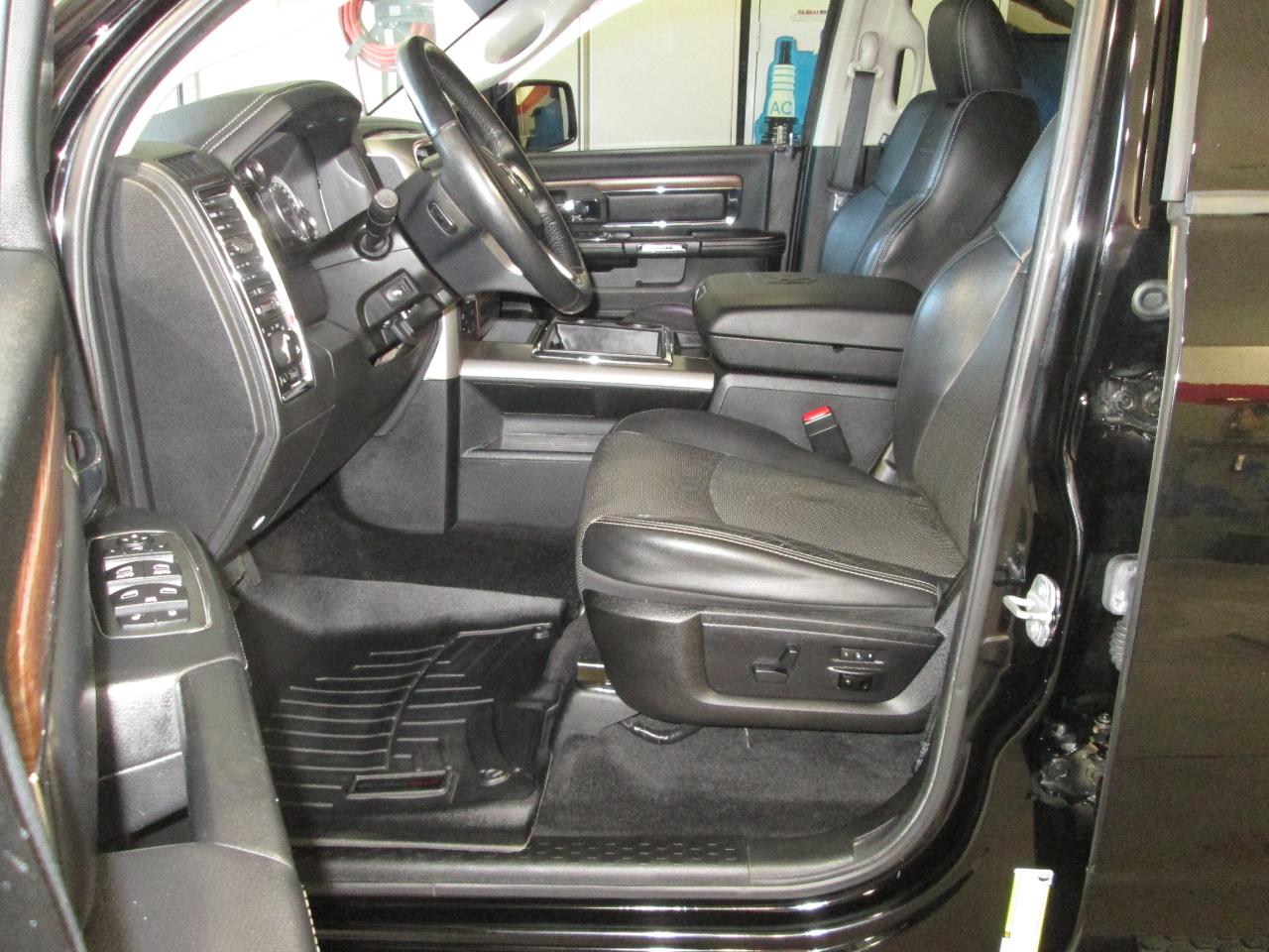RAM 1500 Laramie Crew Cab SWB 4WD 2013