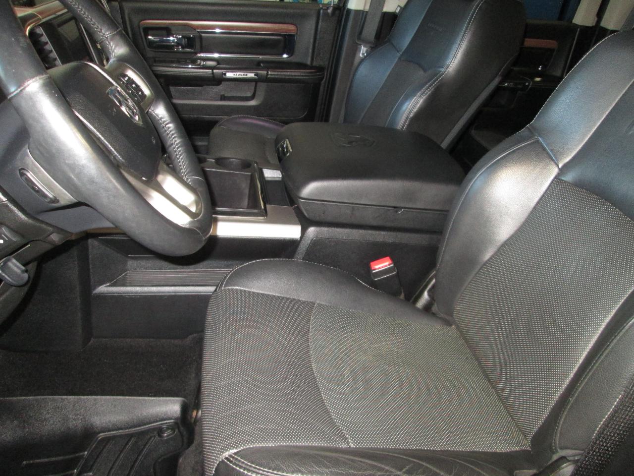 RAM 1500 Laramie Crew Cab SWB 4WD 2013