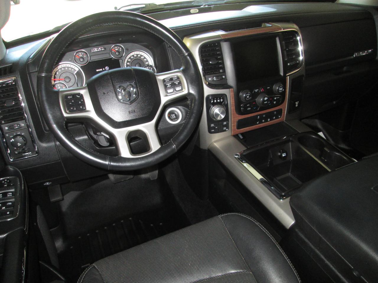 RAM 1500 Laramie Crew Cab SWB 4WD 2013