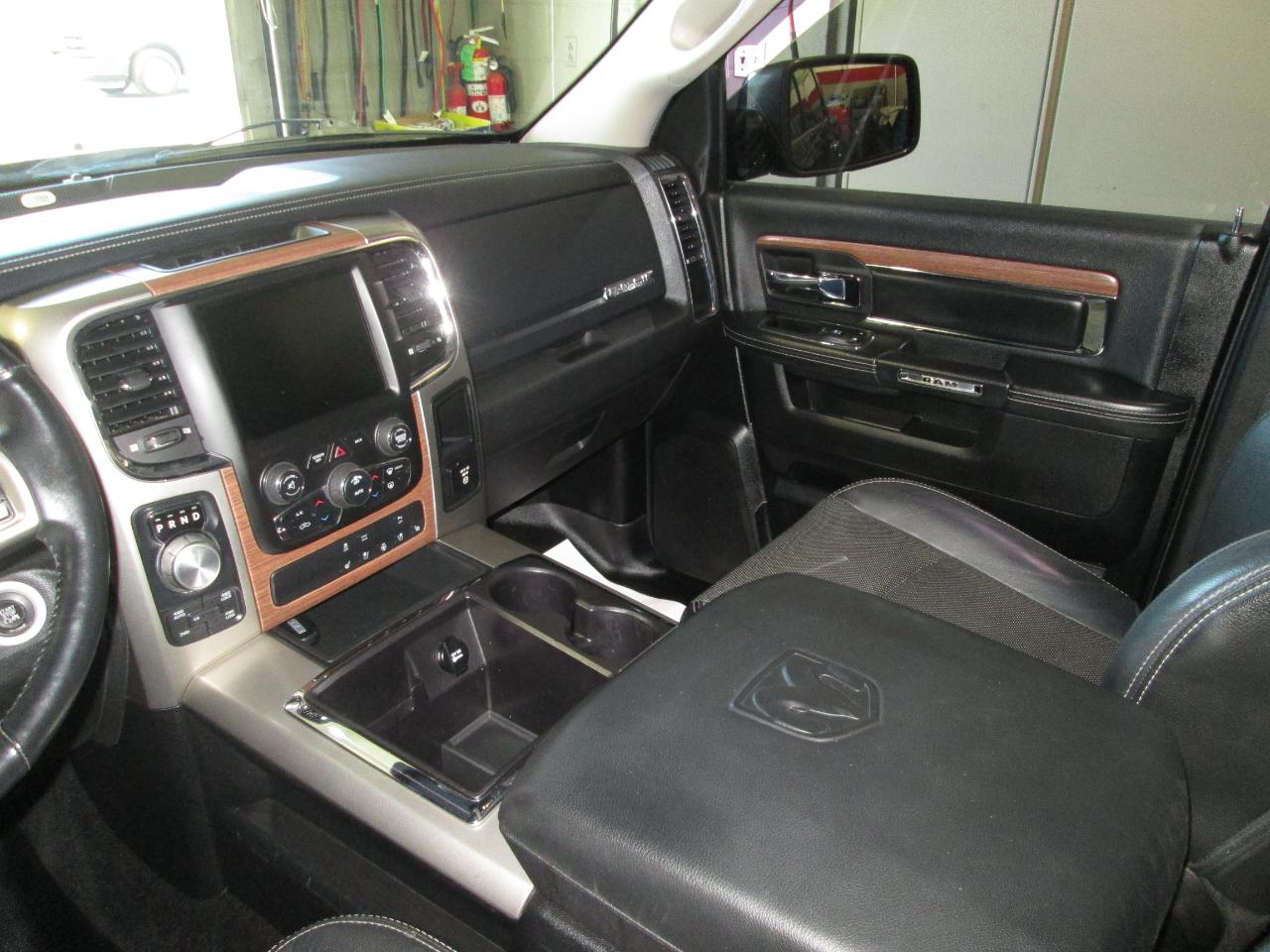 RAM 1500 Laramie Crew Cab SWB 4WD 2013
