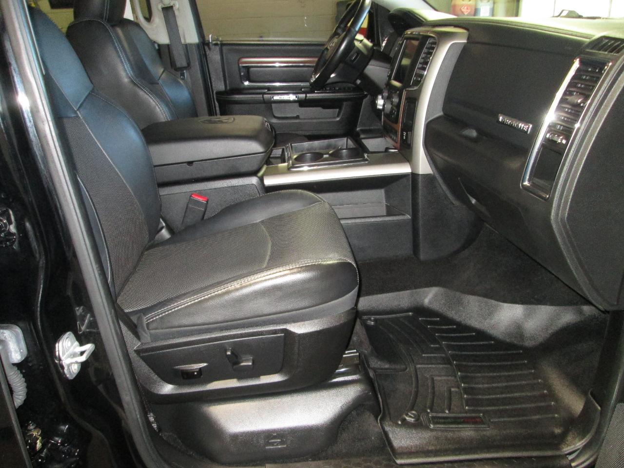 RAM 1500 Laramie Crew Cab SWB 4WD 2013