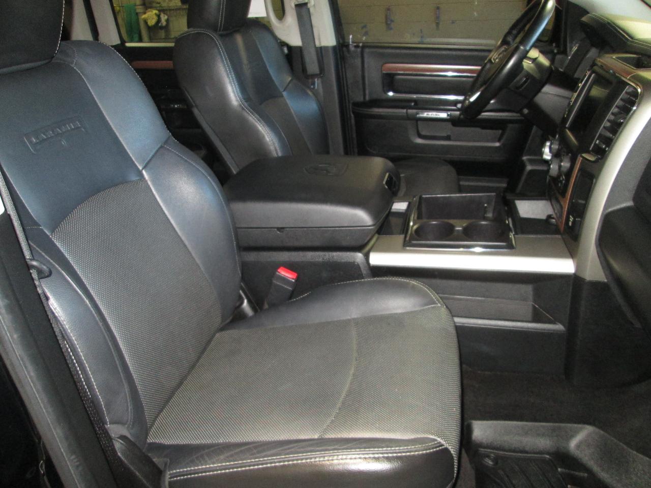 RAM 1500 Laramie Crew Cab SWB 4WD 2013