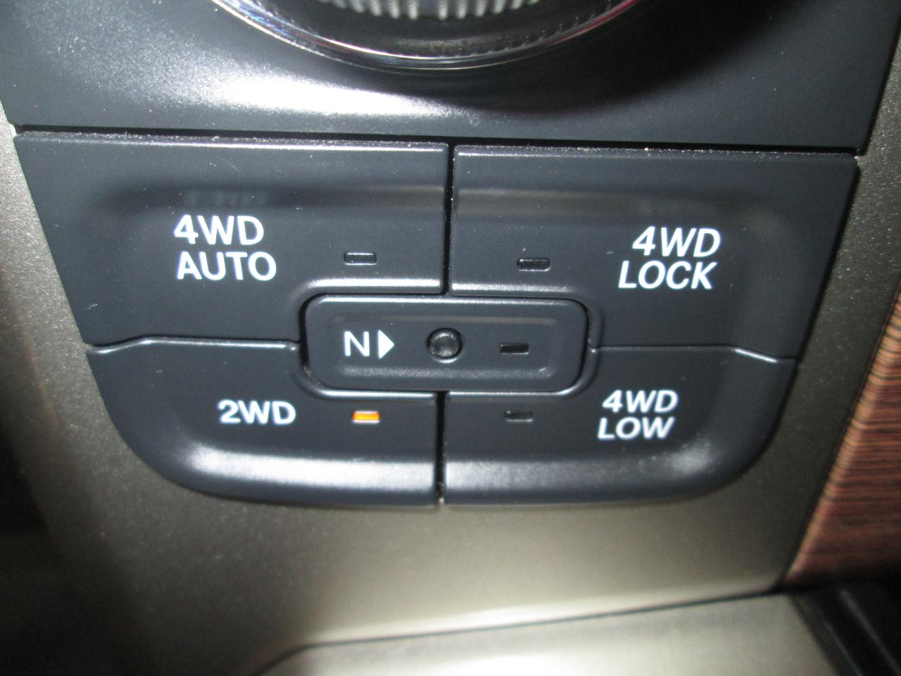 RAM 1500 Laramie Crew Cab SWB 4WD 2013
