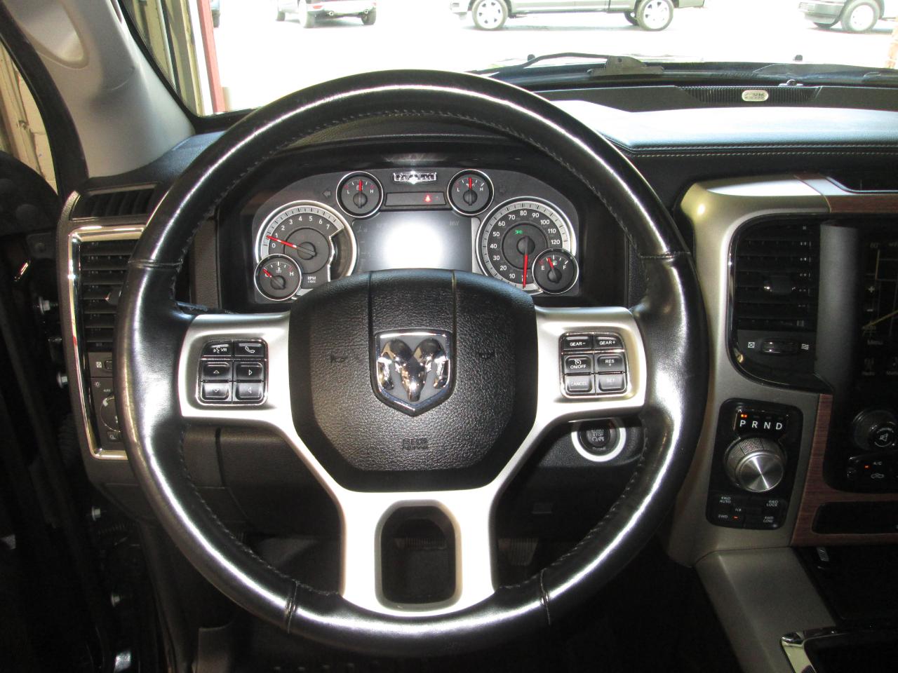 RAM 1500 Laramie Crew Cab SWB 4WD 2013