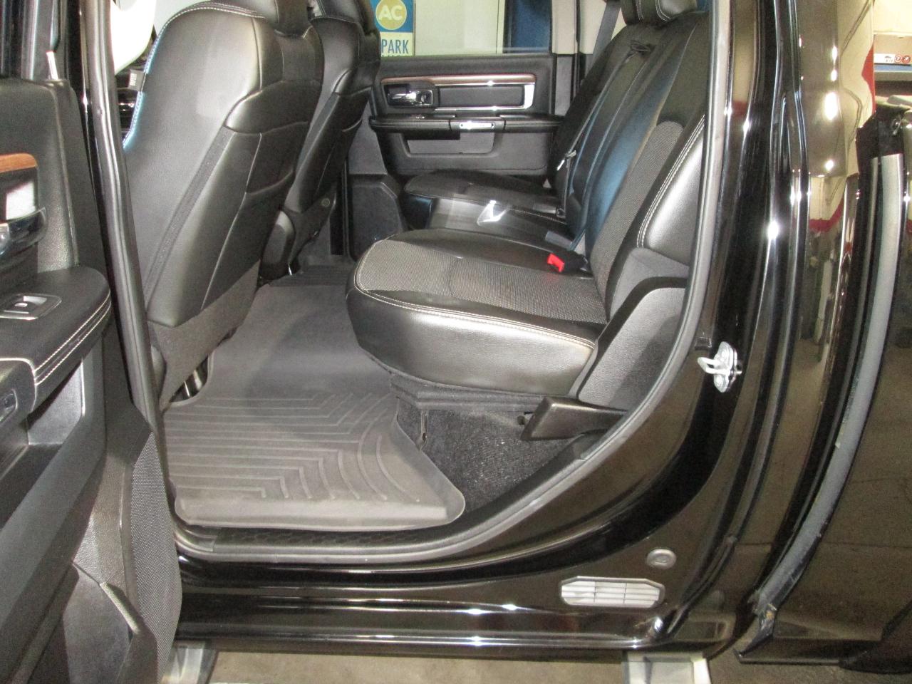 RAM 1500 Laramie Crew Cab SWB 4WD 2013