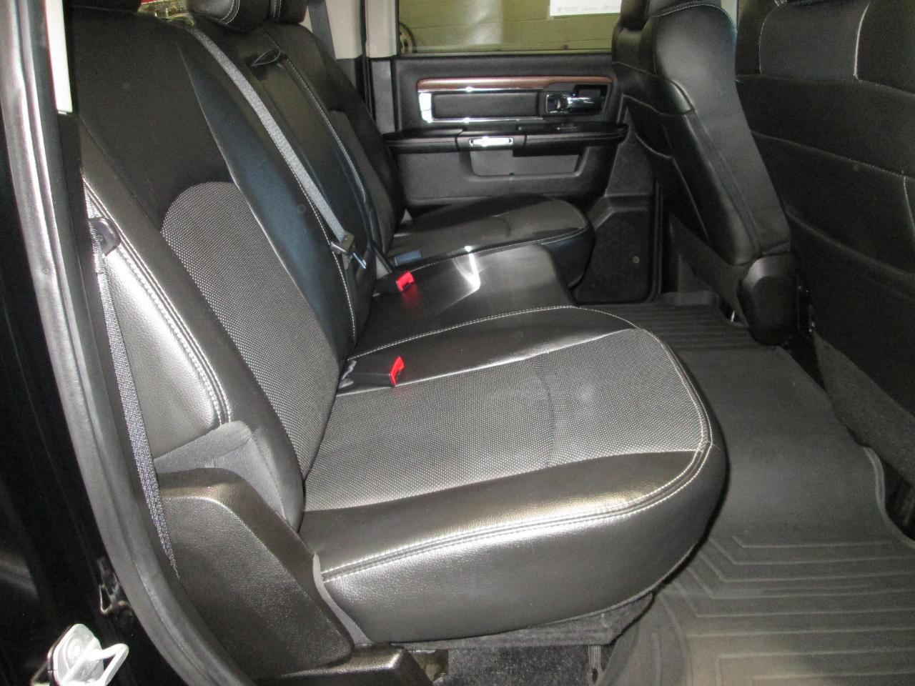 RAM 1500 Laramie Crew Cab SWB 4WD 2013