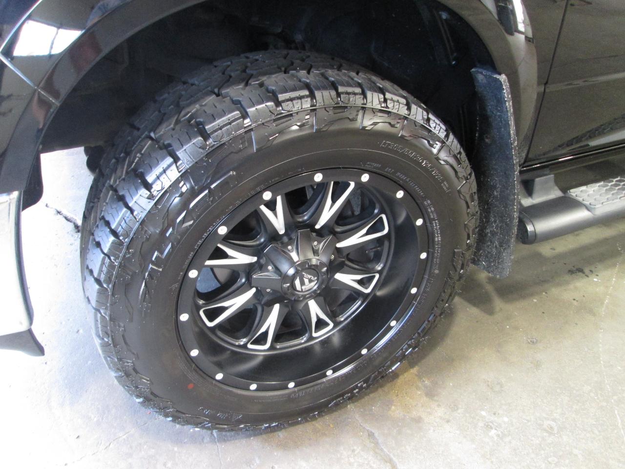 RAM 1500 Laramie Crew Cab SWB 4WD 2013