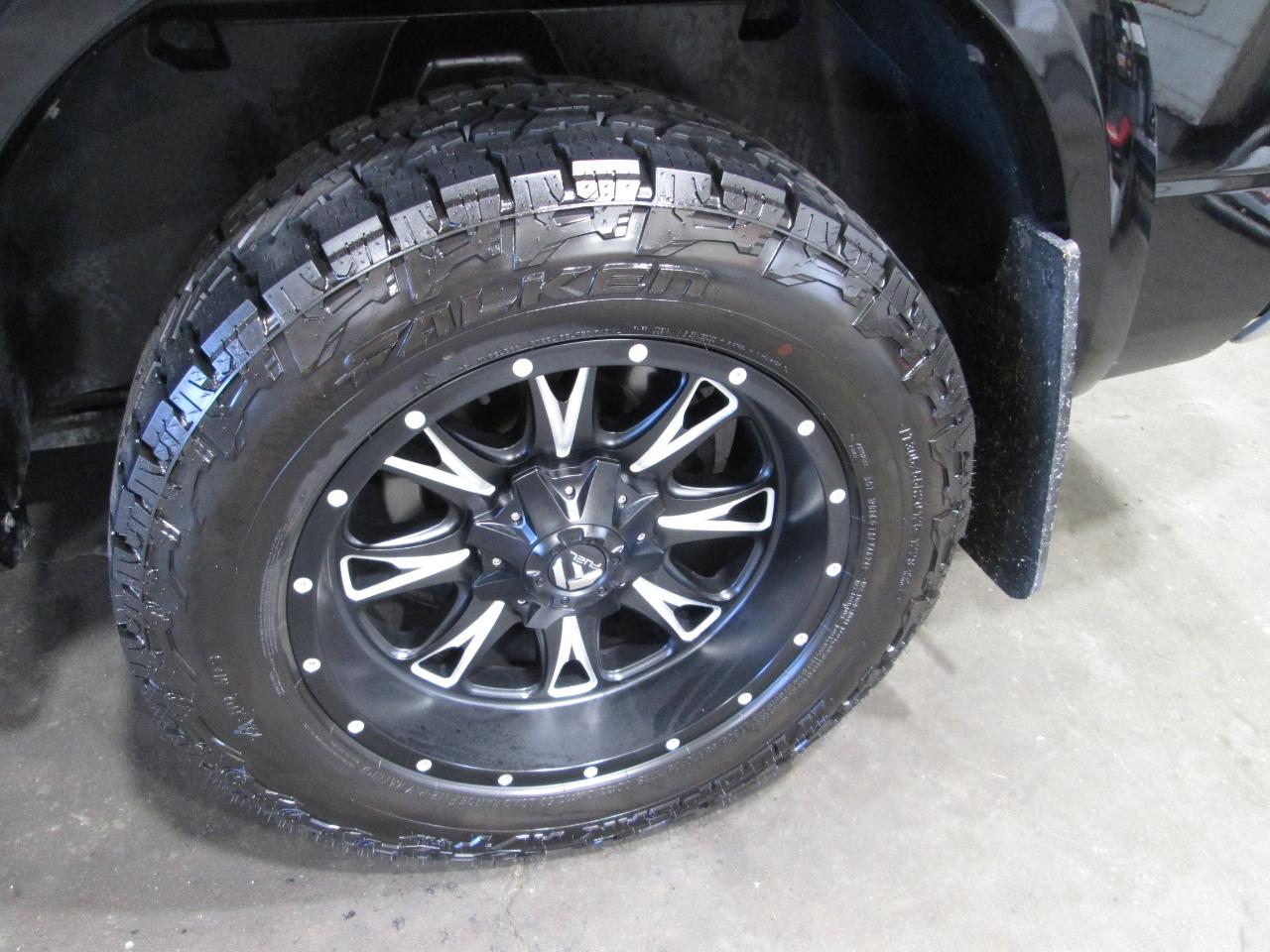 RAM 1500 Laramie Crew Cab SWB 4WD 2013