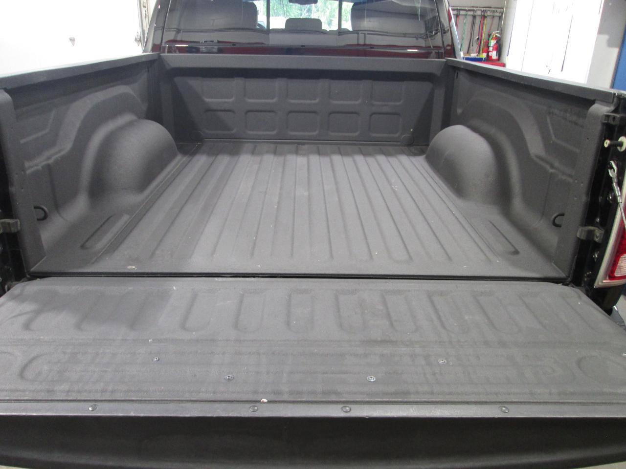 RAM 1500 Laramie Crew Cab SWB 4WD 2013