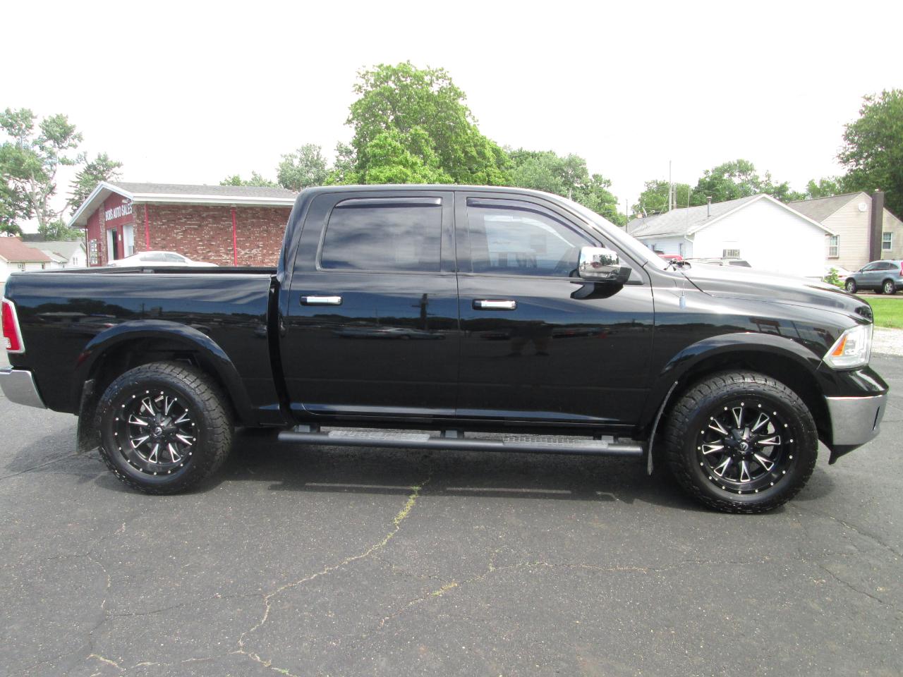 RAM 1500 Laramie Crew Cab SWB 4WD 2013