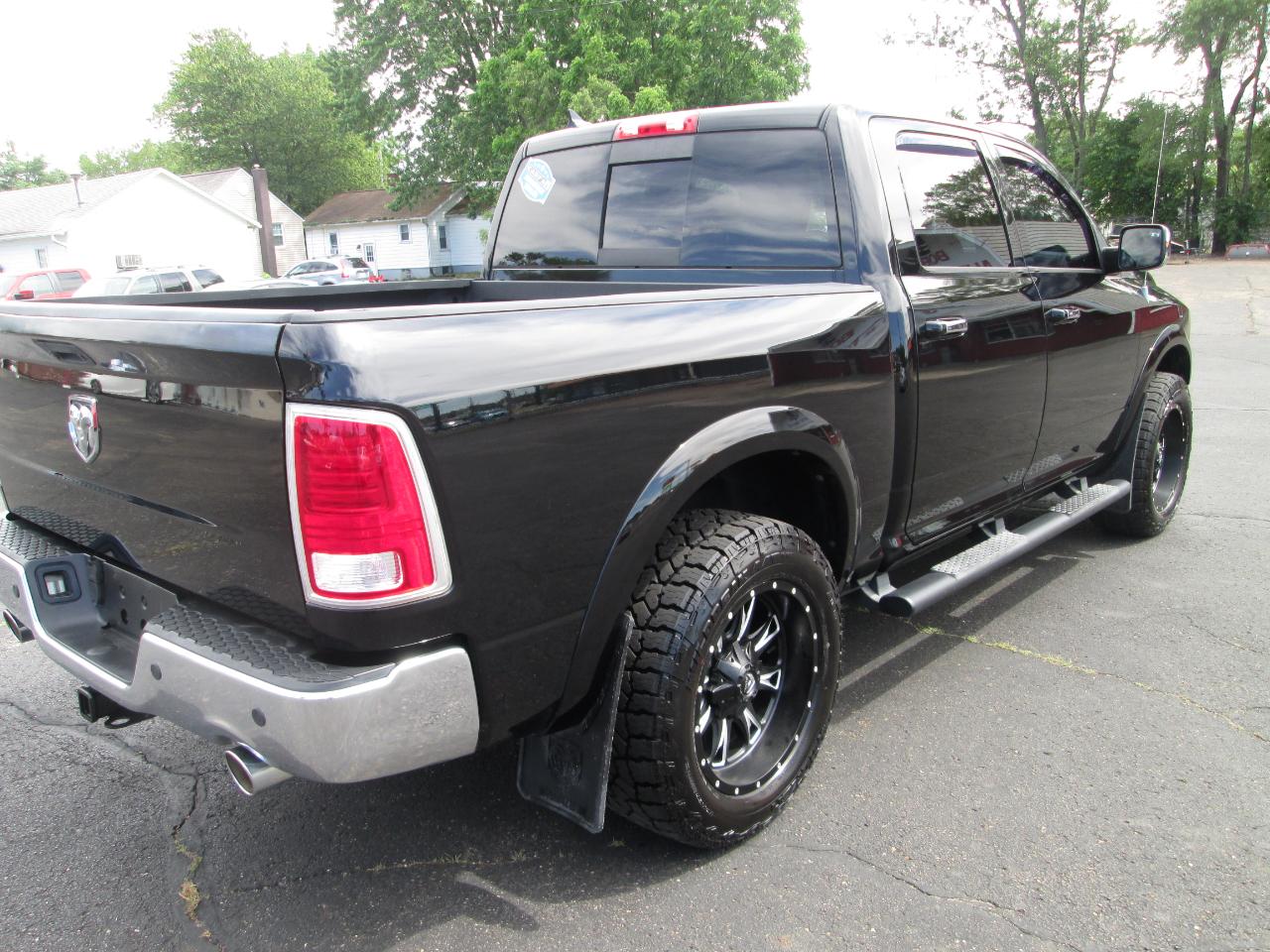 RAM 1500 Laramie Crew Cab SWB 4WD 2013