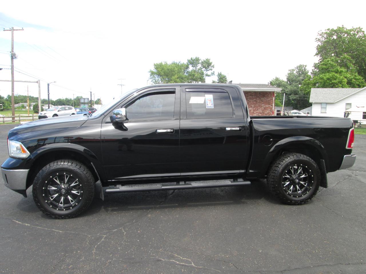 RAM 1500 Laramie Crew Cab SWB 4WD 2013
