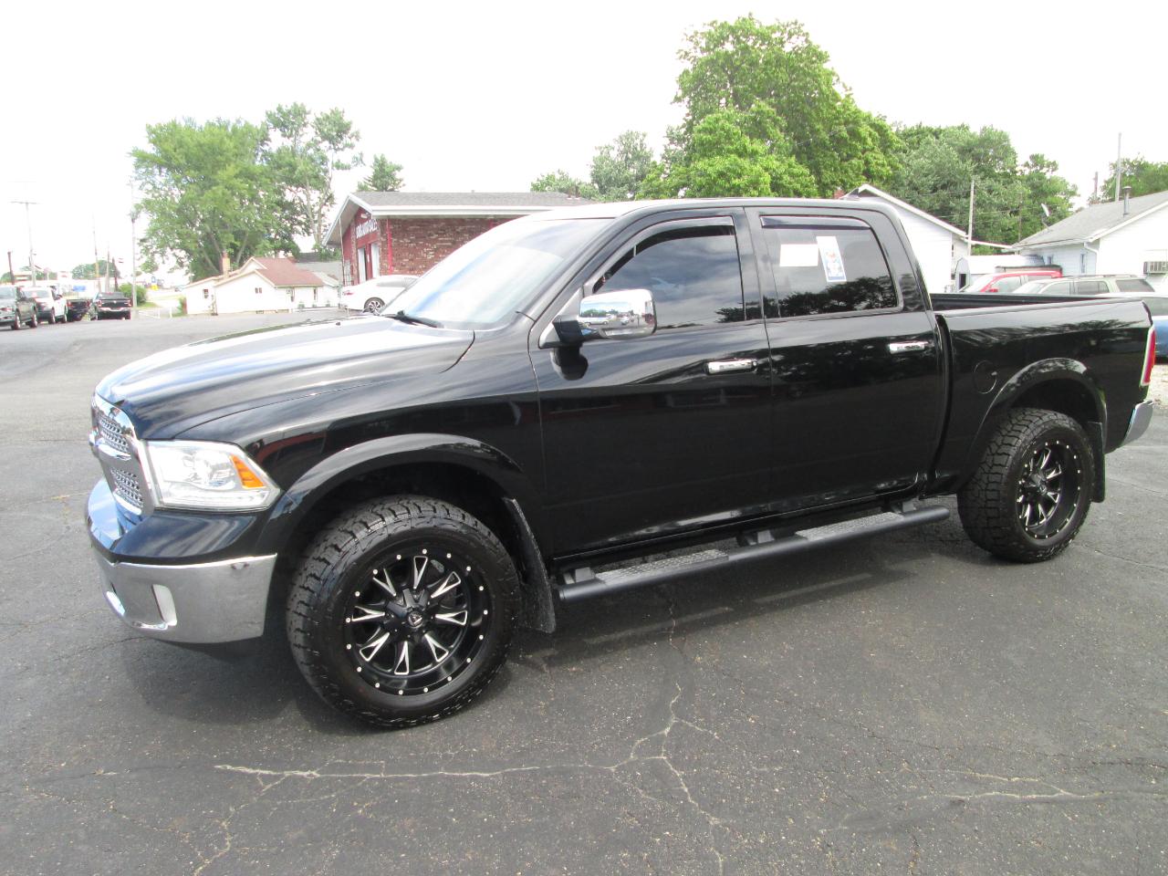RAM 1500 Laramie Crew Cab SWB 4WD 2013