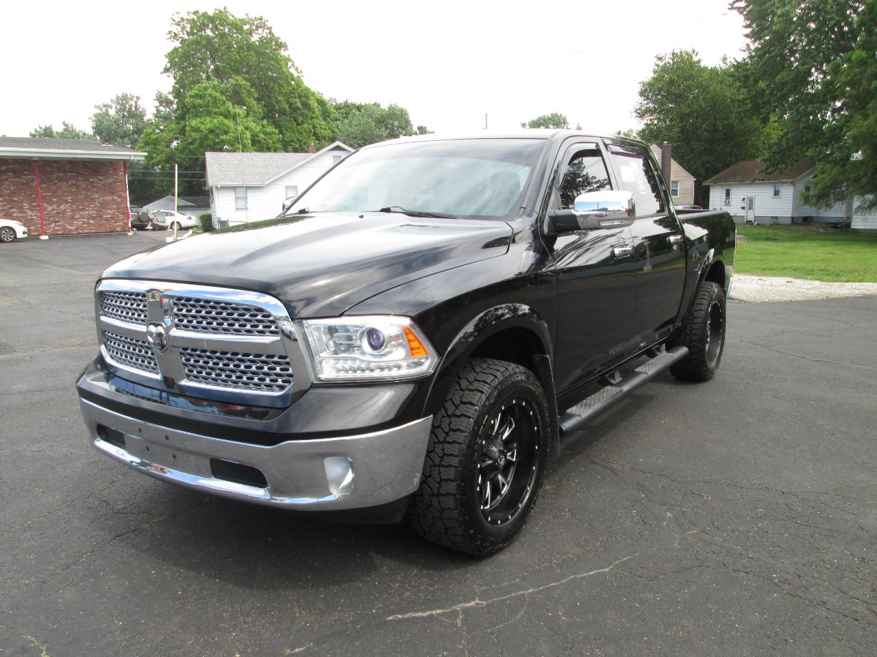 RAM 1500 Laramie Crew Cab SWB 4WD 2013
