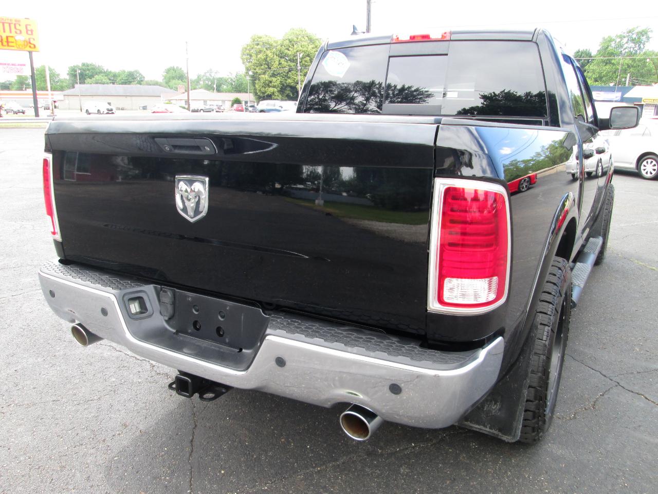RAM 1500 Laramie Crew Cab SWB 4WD 2013