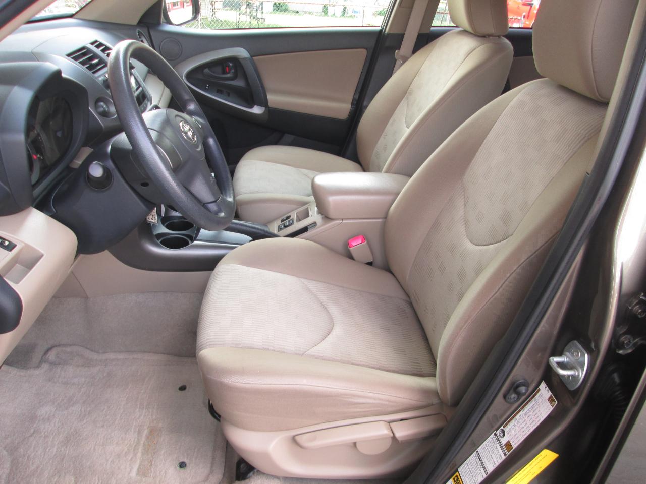 Toyota RAV4 Base I4 4WD with 3rd Row 2009