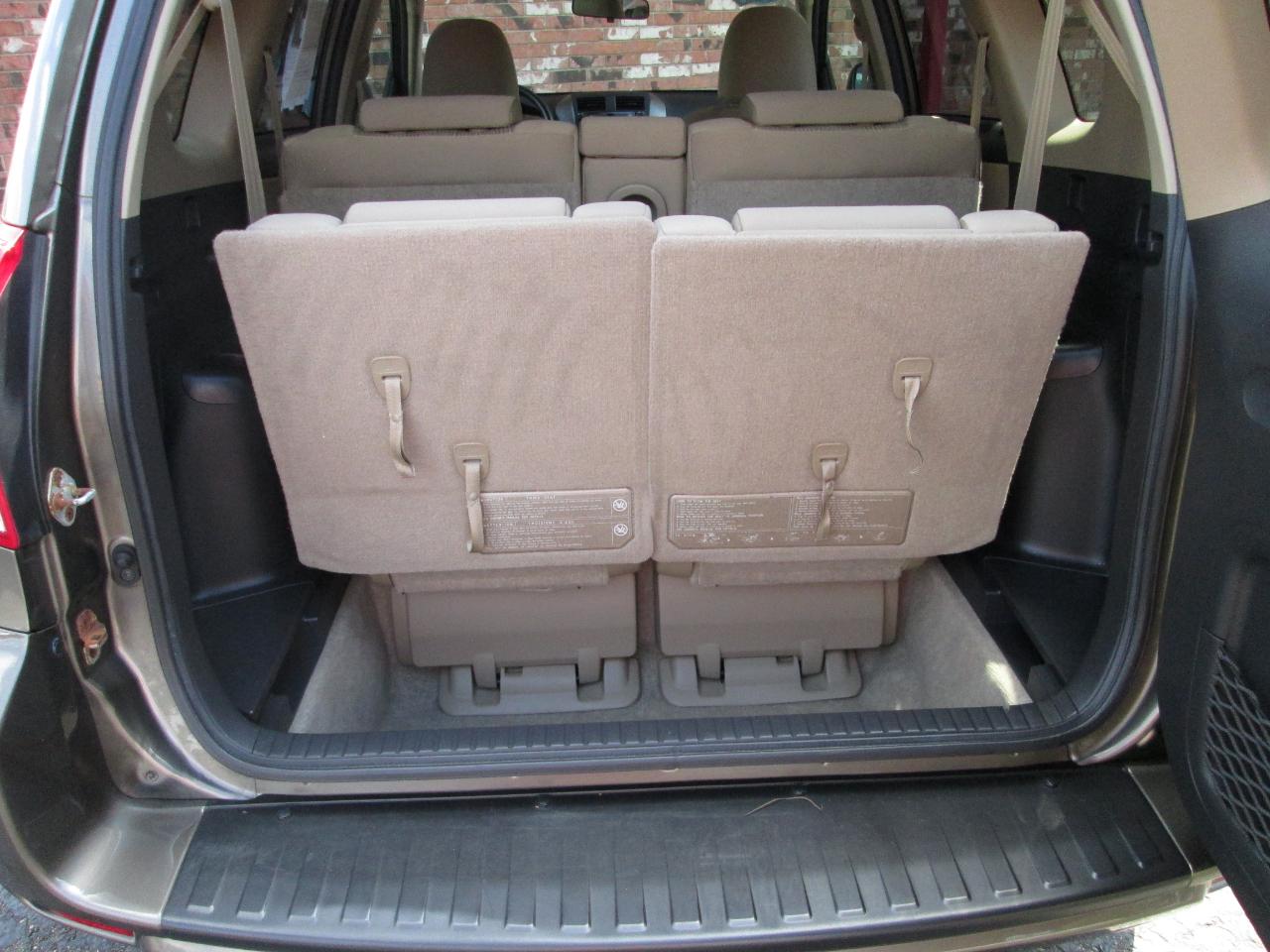 Toyota RAV4 Base I4 4WD with 3rd Row 2009