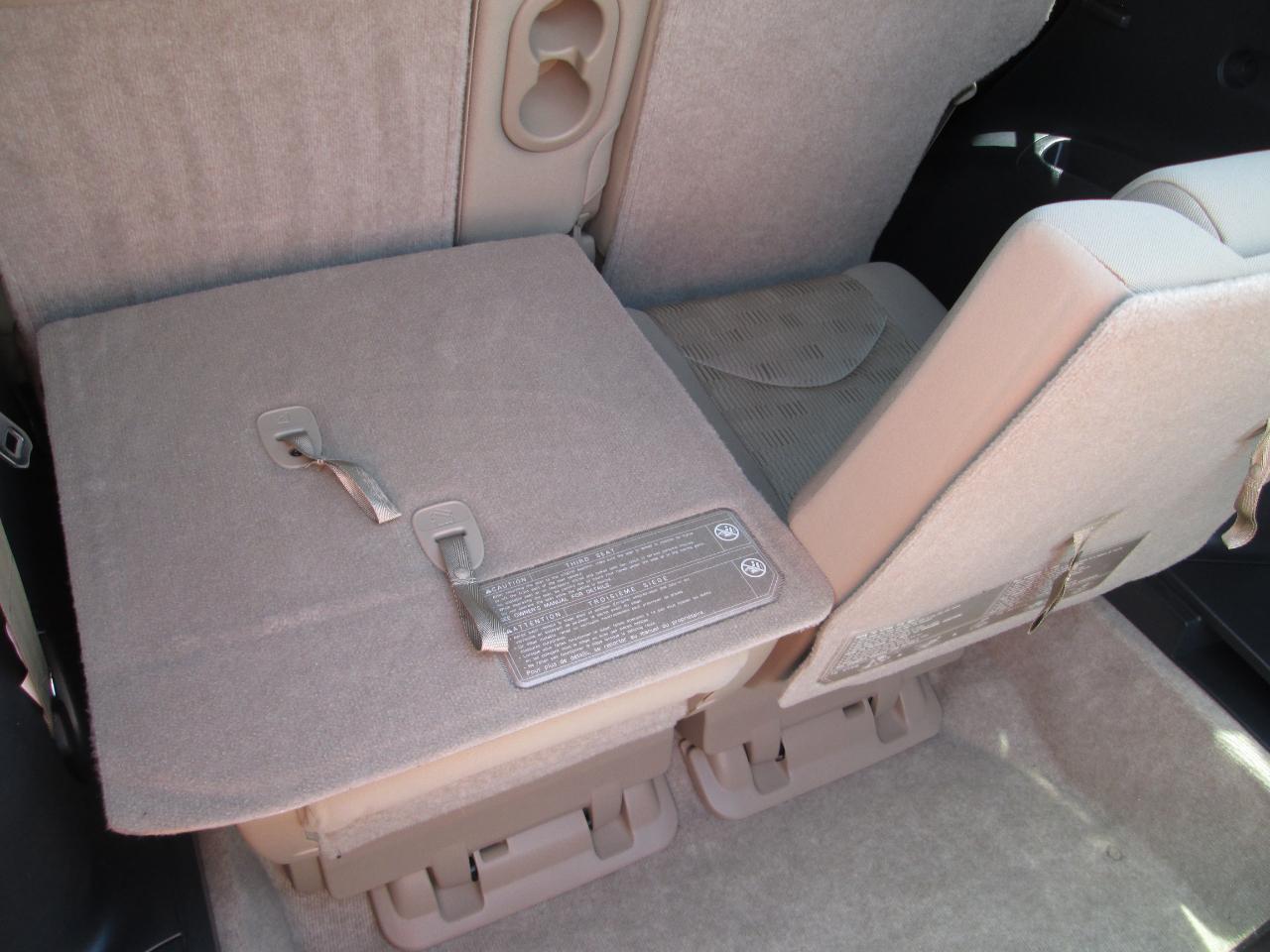 Toyota RAV4 Base I4 4WD with 3rd Row 2009