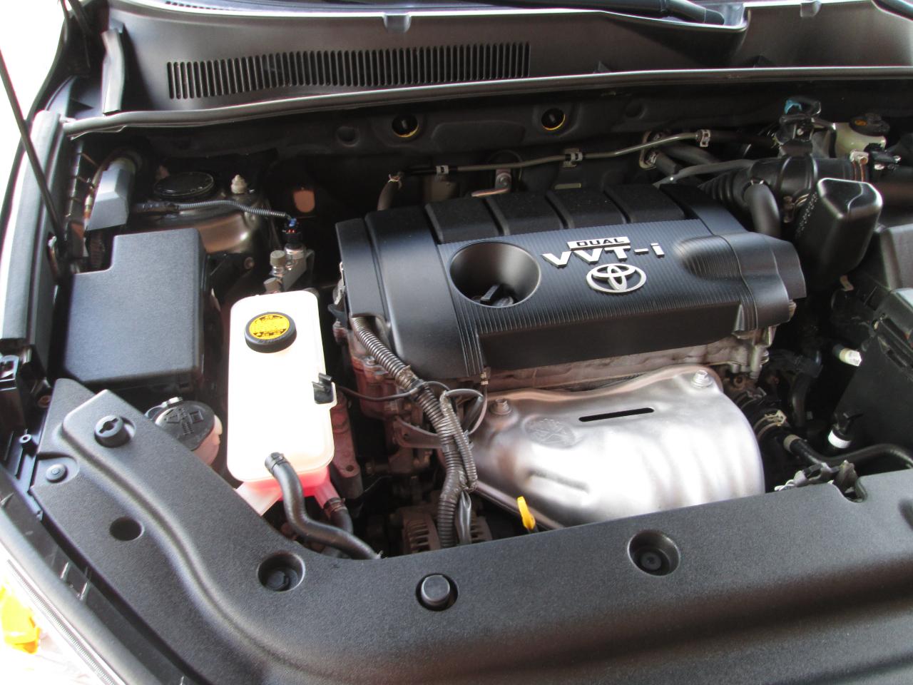 Toyota RAV4 Base I4 4WD with 3rd Row 2009