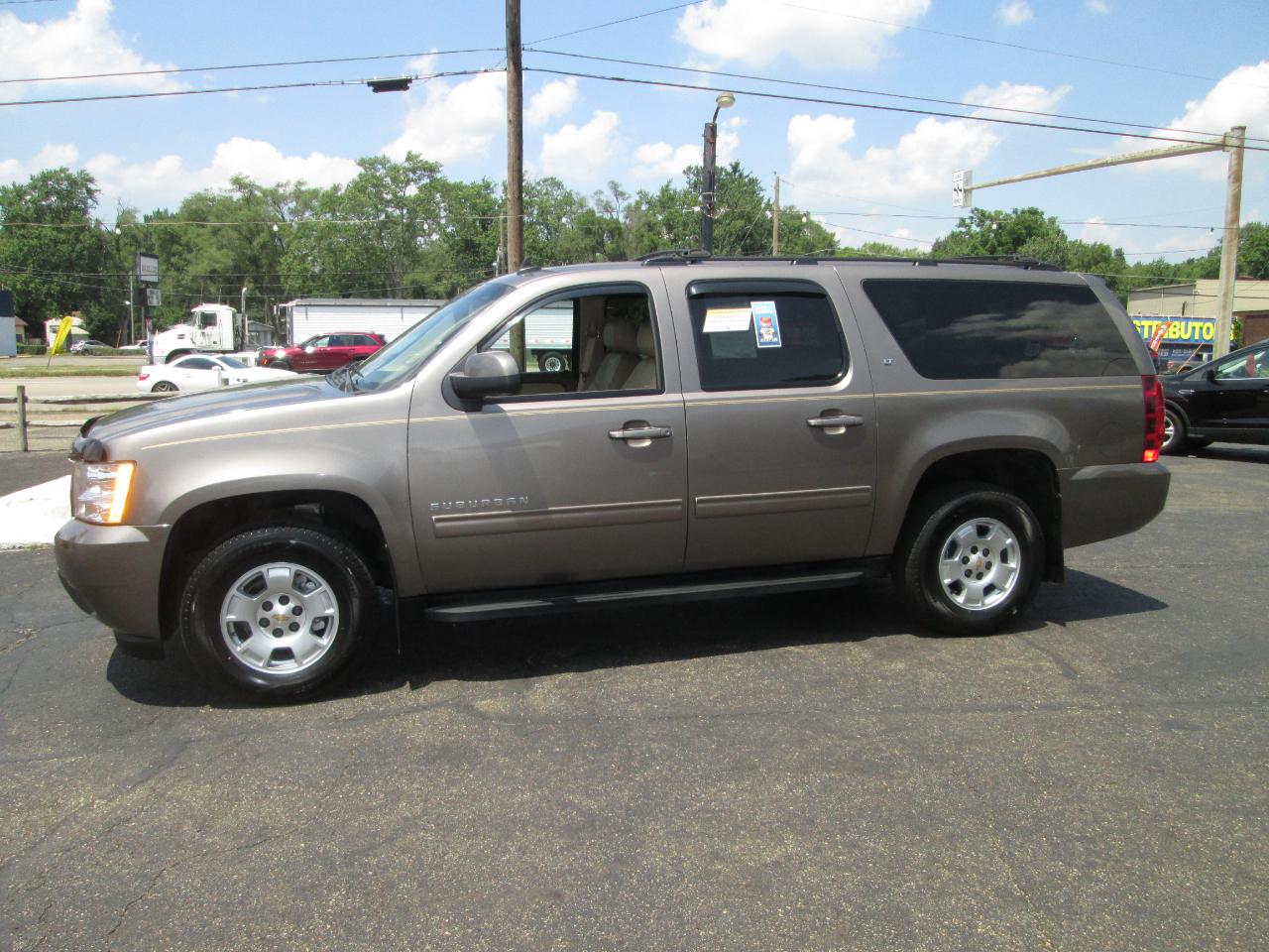 Chevrolet Suburban LT 1500 4WD 2012