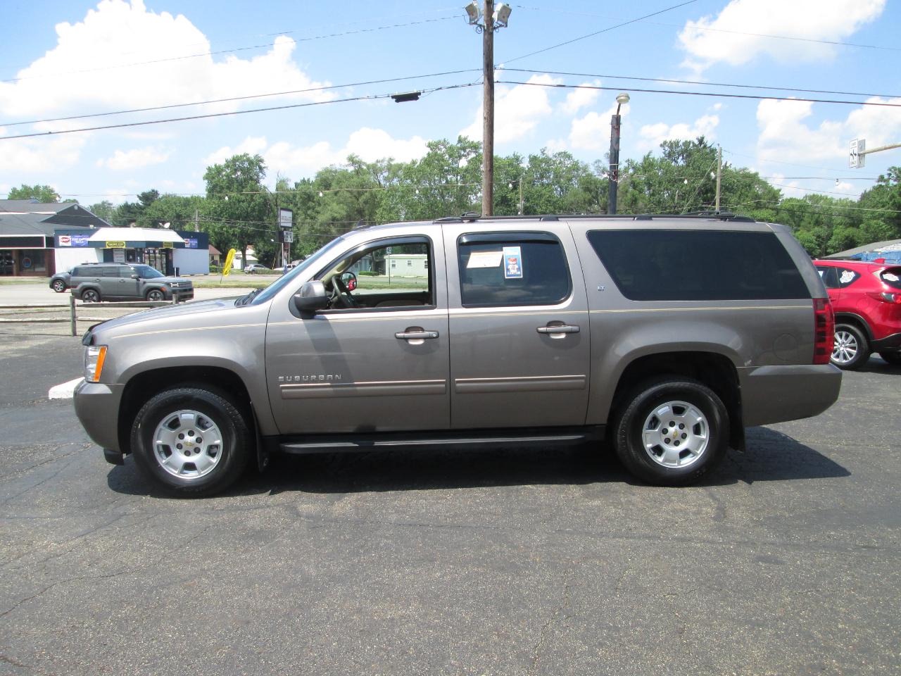 Chevrolet Suburban LT 1500 4WD 2012