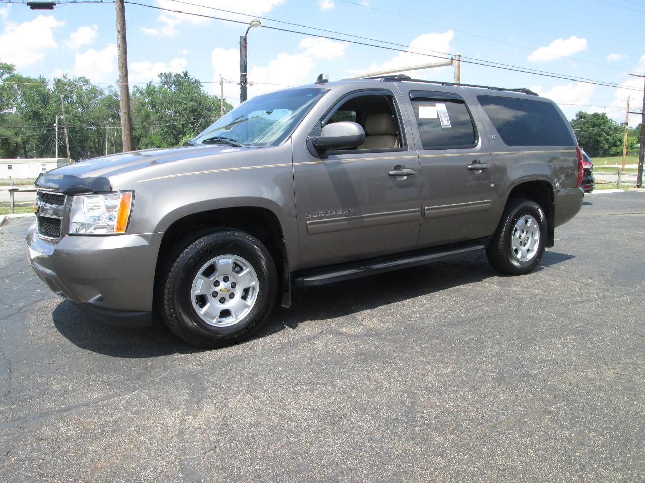 Chevrolet Suburban LT 1500 4WD 2012