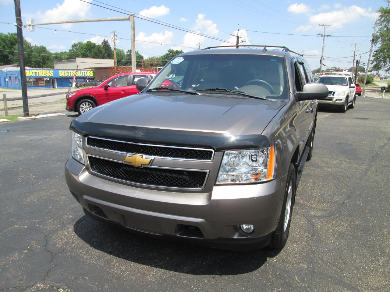 Chevrolet Suburban LT 1500 4WD 2012