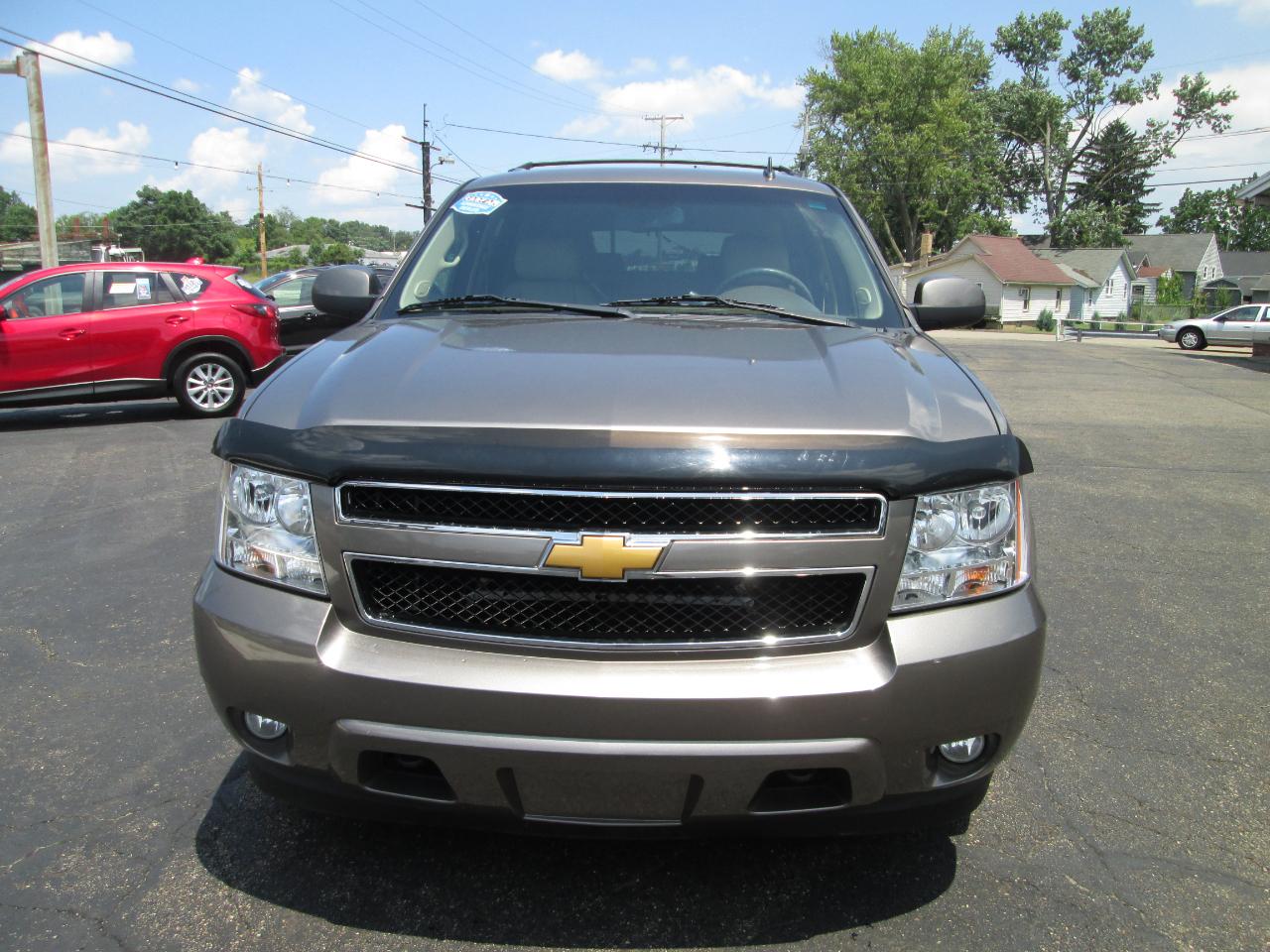 Chevrolet Suburban LT 1500 4WD 2012