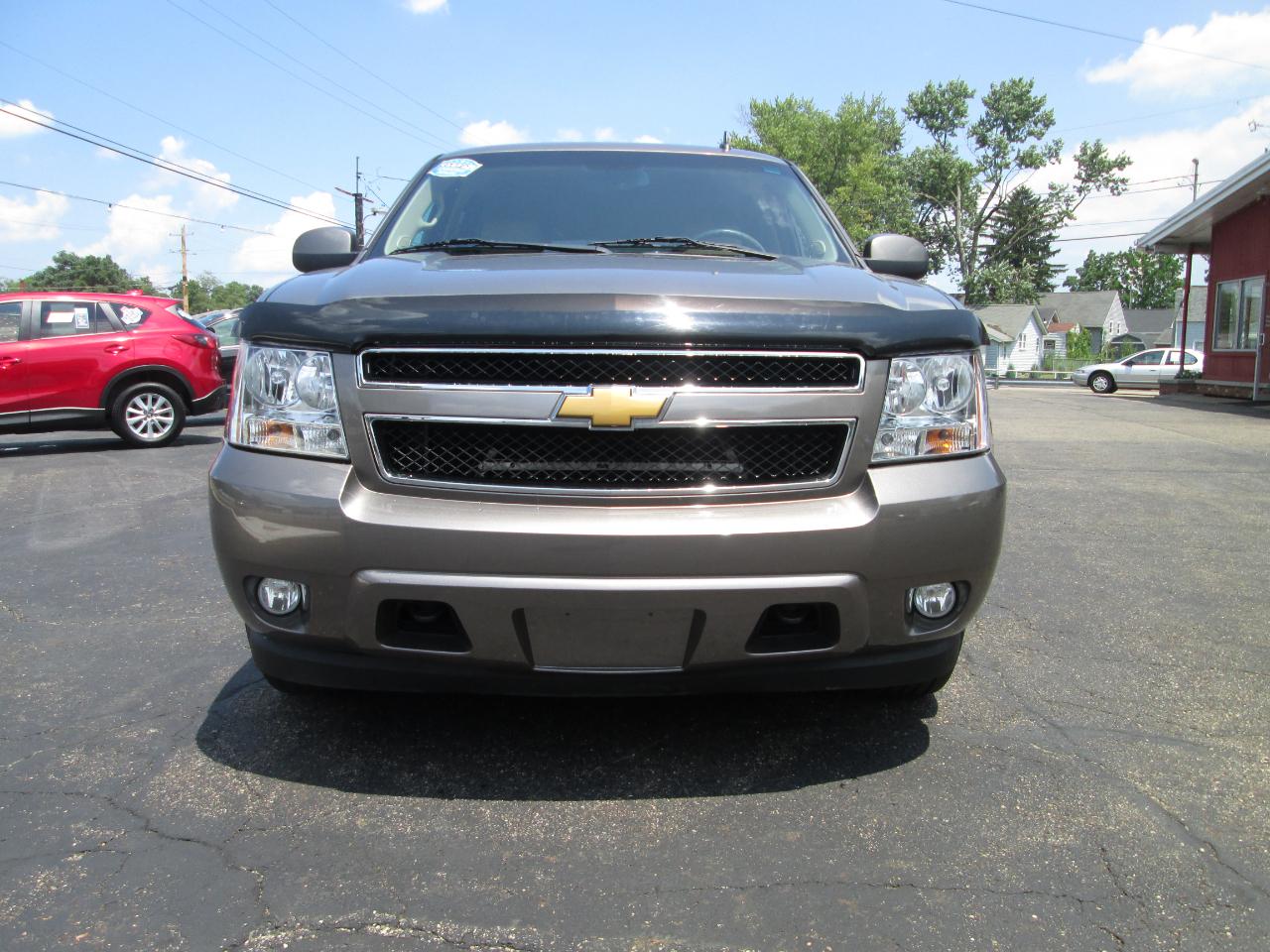 Chevrolet Suburban LT 1500 4WD 2012