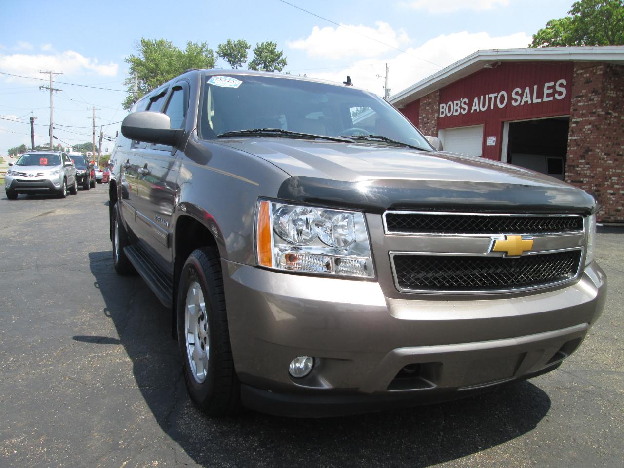 Chevrolet Suburban LT 1500 4WD 2012