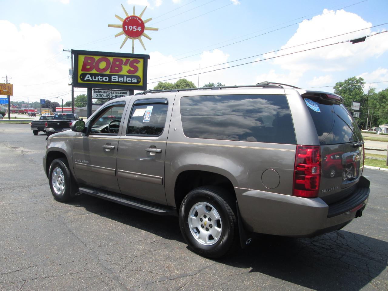 Chevrolet Suburban LT 1500 4WD 2012