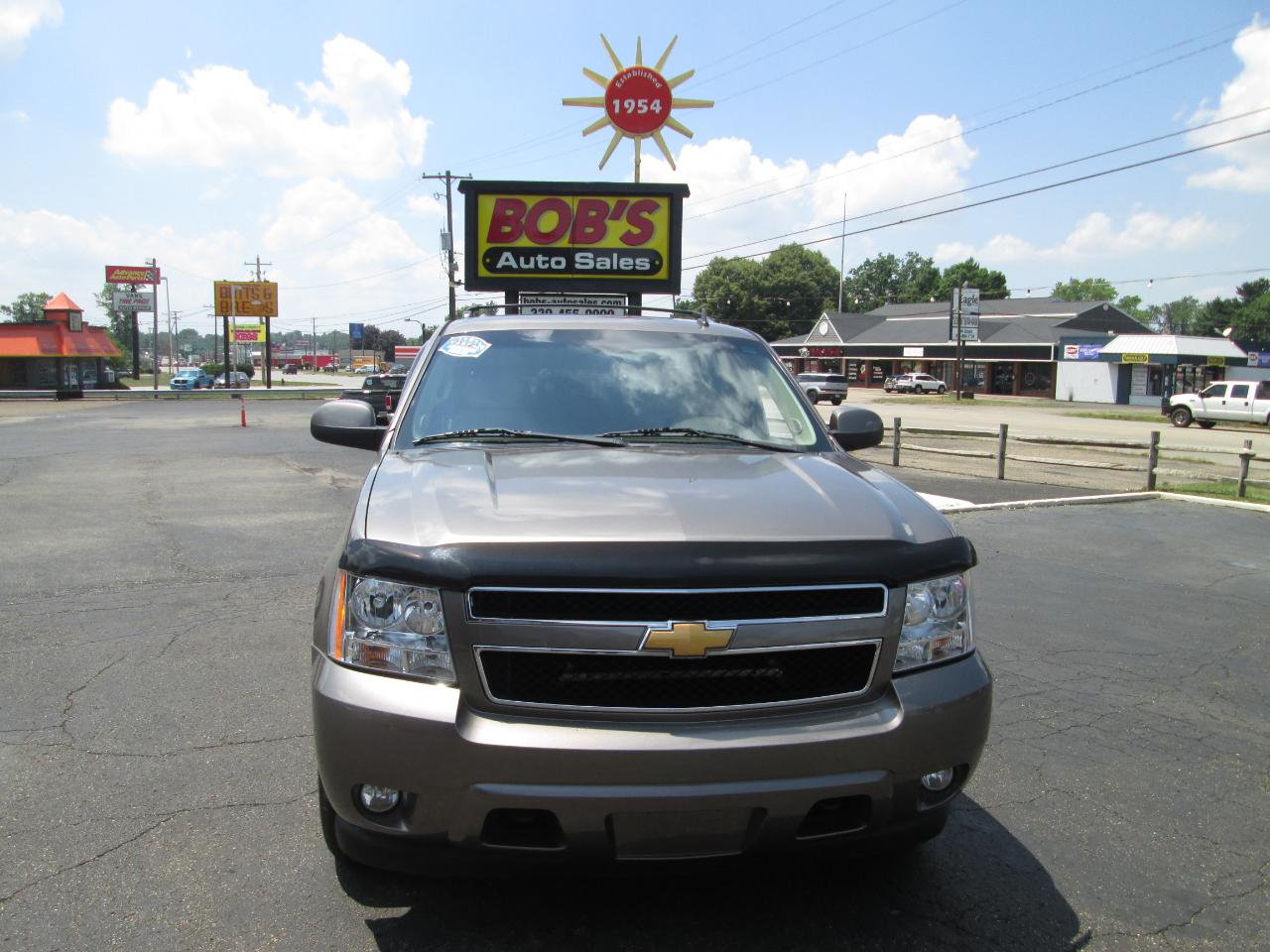 Chevrolet Suburban LT 1500 4WD 2012
