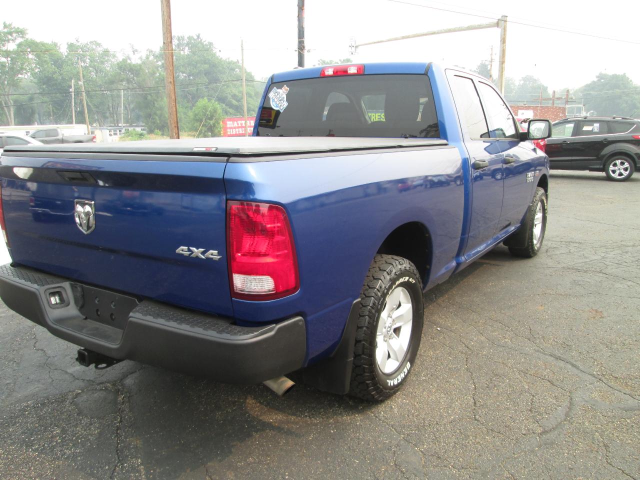 RAM 1500 Tradesman Quad Cab 4WD 2015