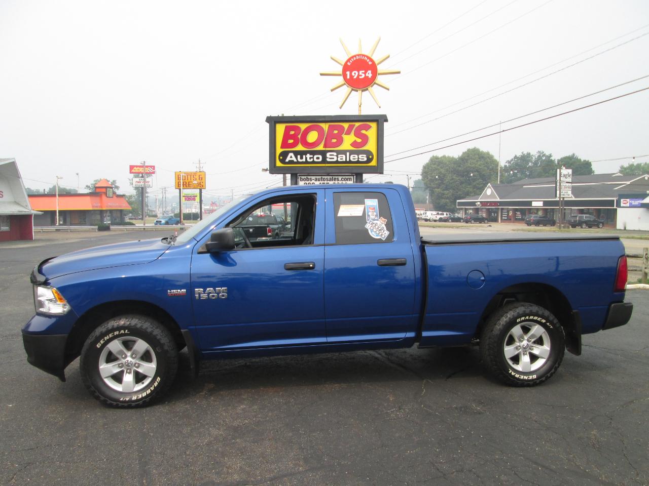 RAM 1500 Tradesman Quad Cab 4WD 2015