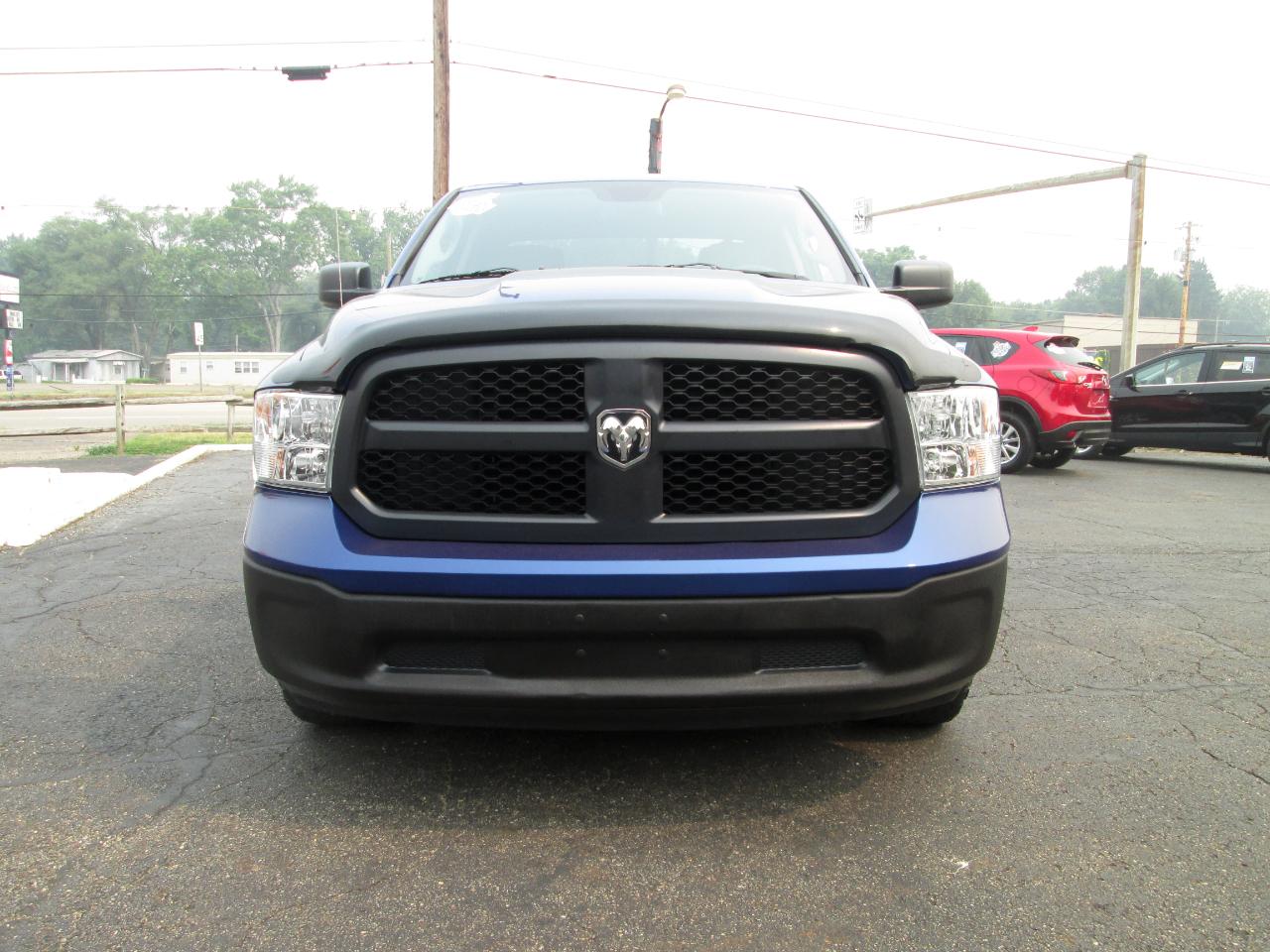 RAM 1500 Tradesman Quad Cab 4WD 2015