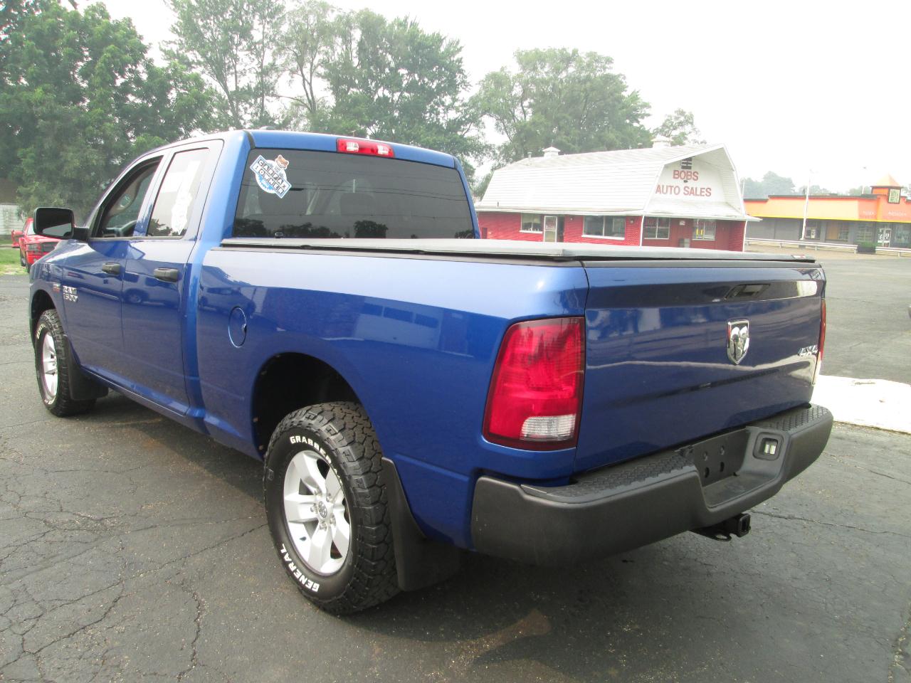 RAM 1500 Tradesman Quad Cab 4WD 2015