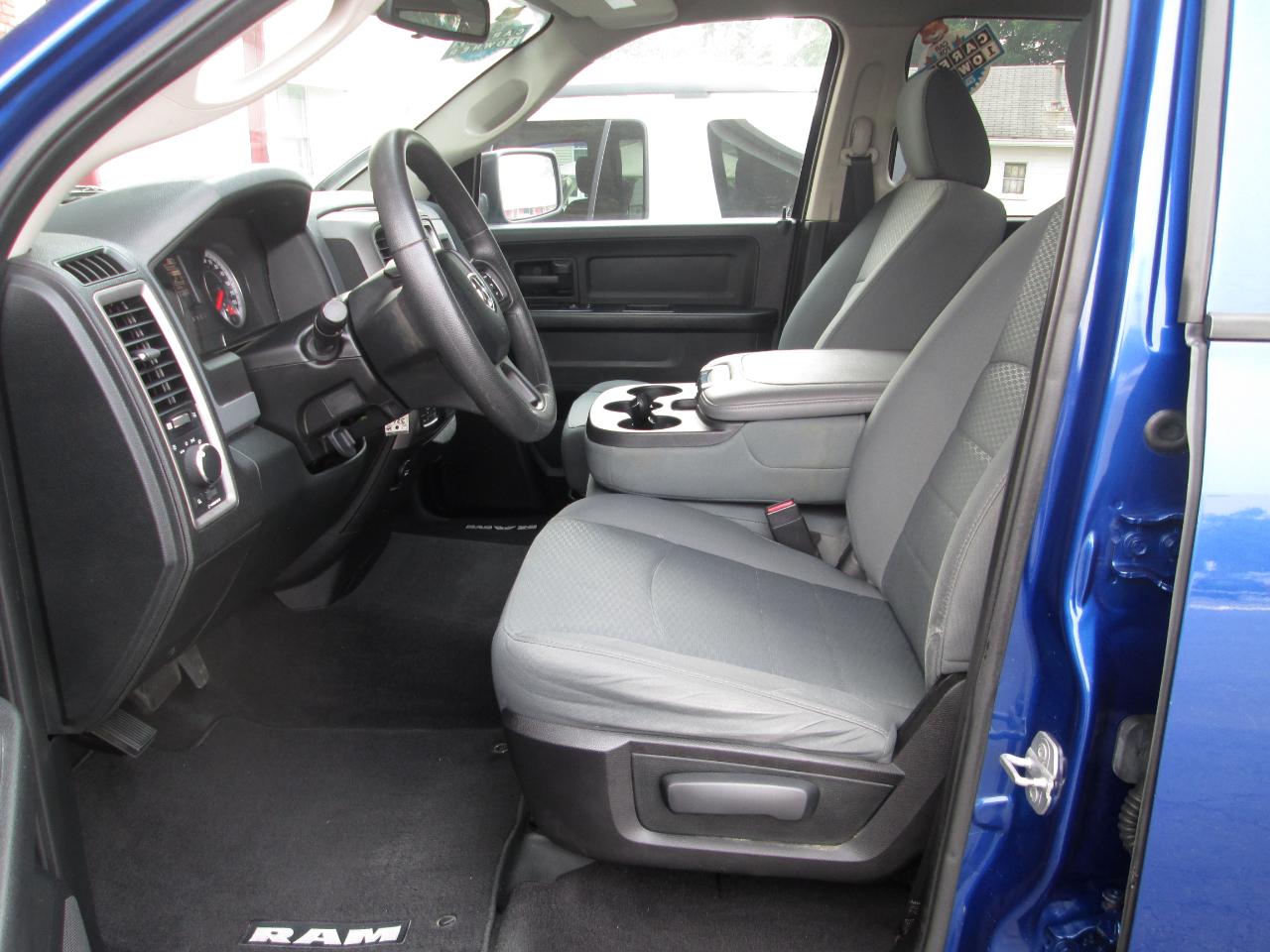 RAM 1500 Tradesman Quad Cab 4WD 2015